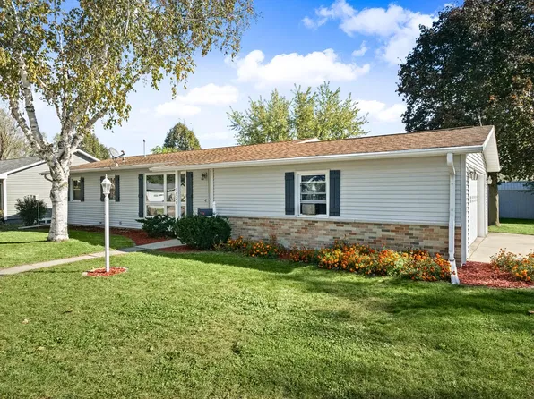 1328 James COURT, Jefferson, WI 53549