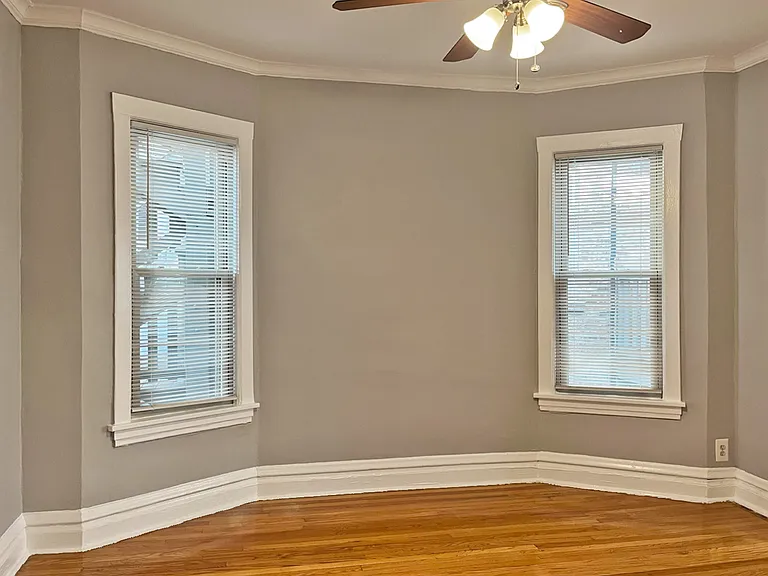 252 Washington Blvd. — Photo 4