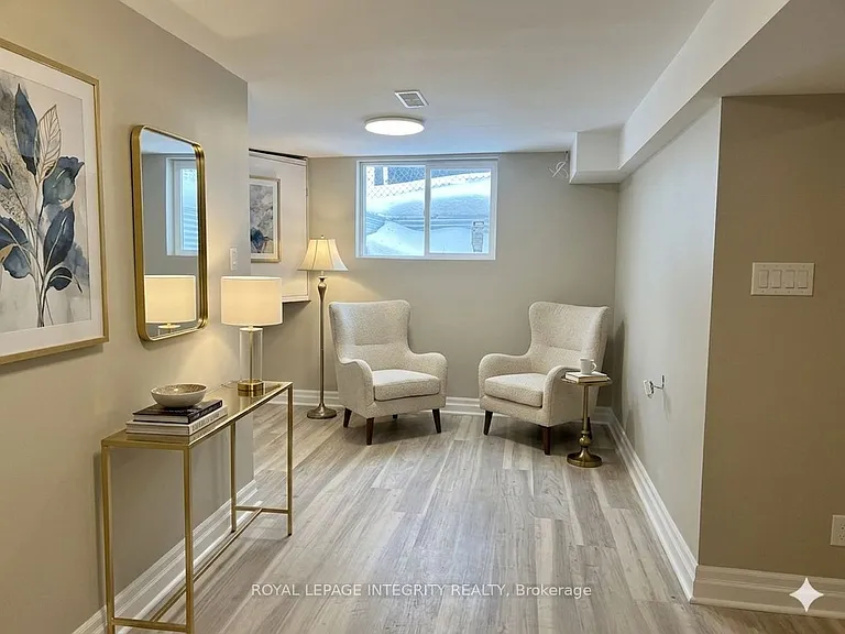 1398 Jamison Ave #B — Photo 6