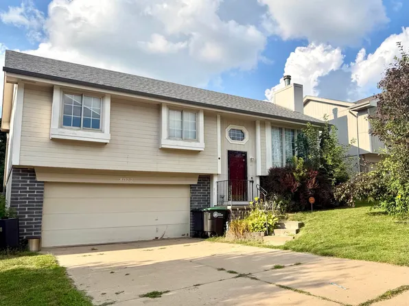 8022 Bauman Ave, Omaha, NE 68122