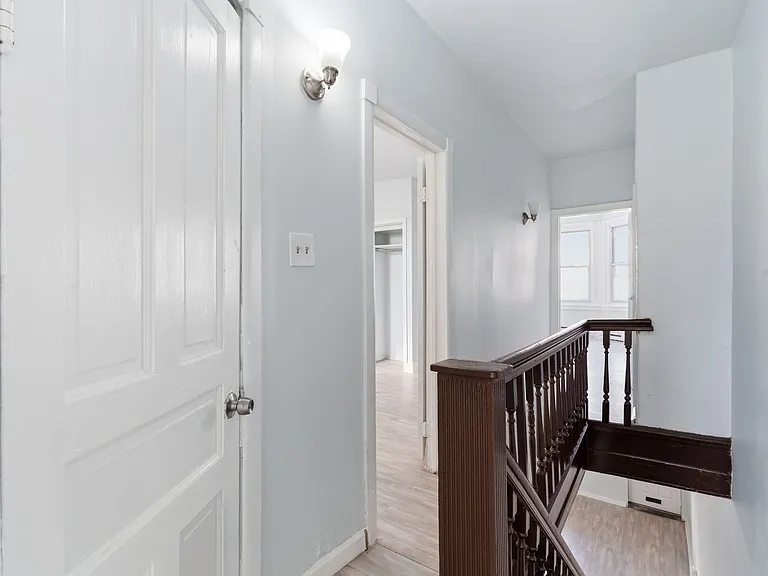 862 E Cornwall St — Photo 14