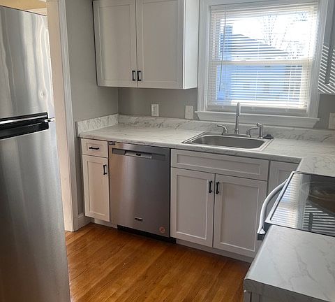 Kitchen - (12ft x 8ft)