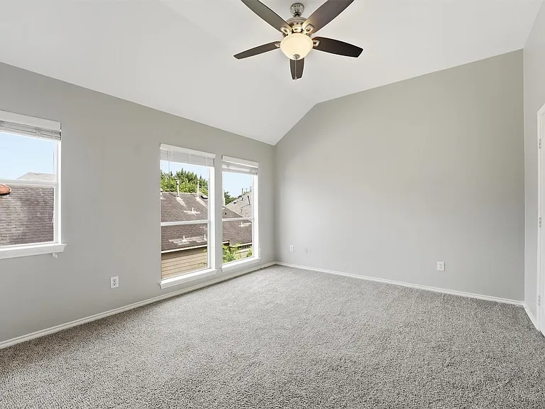 1507 Sutton St — Photo 20