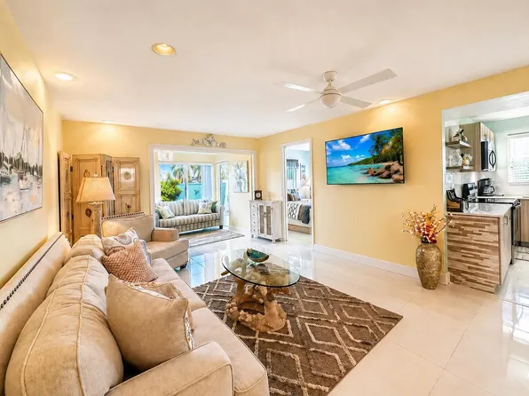 12 Colonial Club Drive #305, Boynton Beach, FL 33435