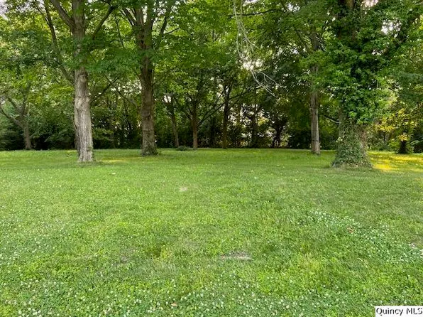 3330 Greenspointe Pkwy, Quincy, IL 62301