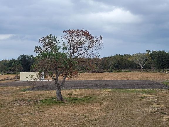 5th image of 807 S Waterplant Rd