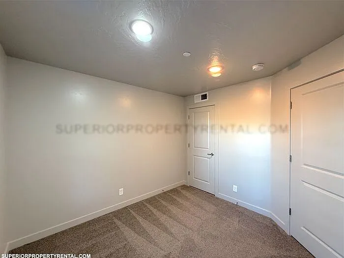184 N Lone Rock Dr #B104 — Photo 7