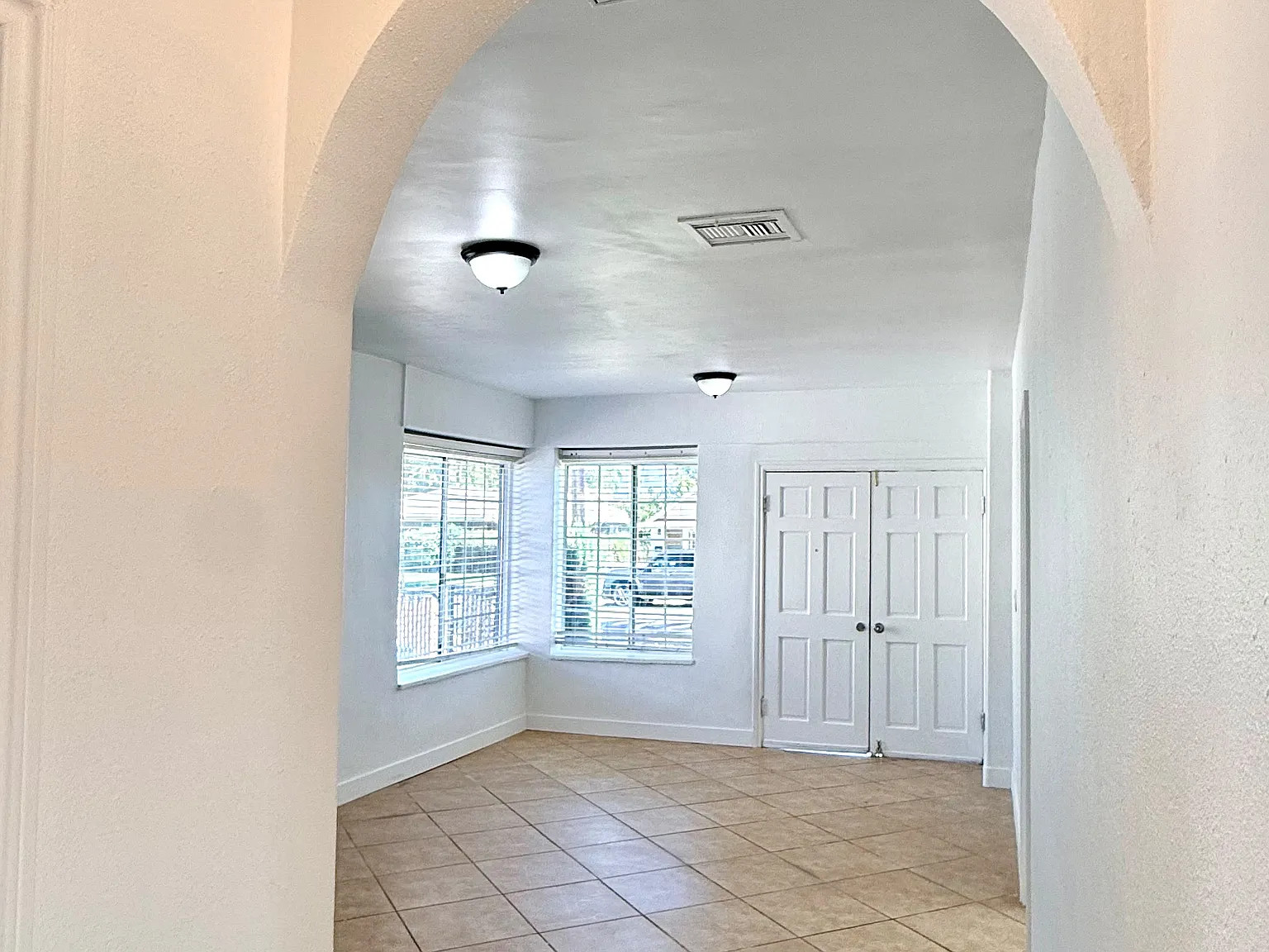 3 bed, 1050 sqft, $2,395 — Photo 3