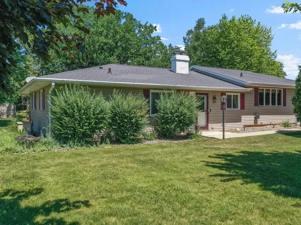 3112 Sheldon Dr, Oshkosh, WI 54904