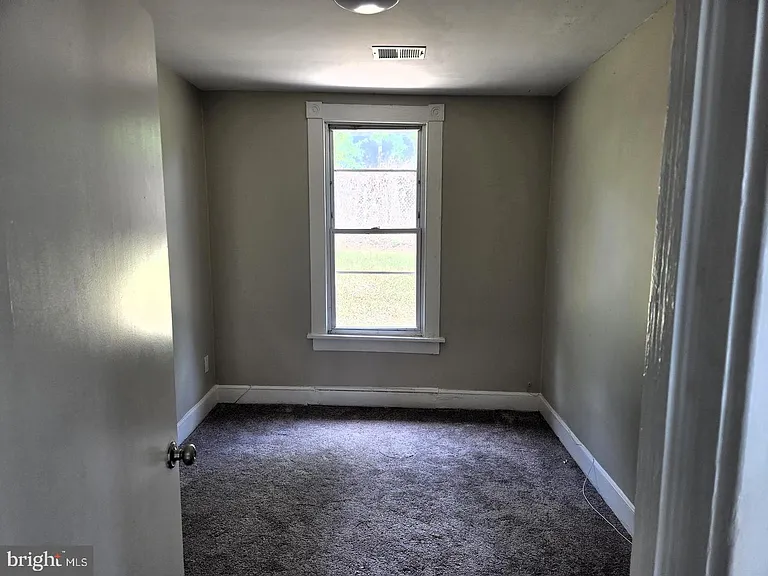 208 68th Pl — Photo 7