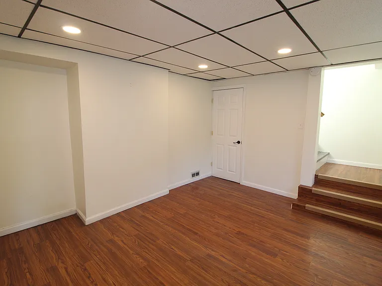 604 Augusta Ave — Photo 11