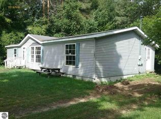 7883 Garfield St, Lake, MI 48632