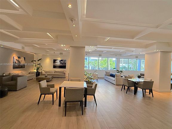 3rd image of 100 Lincoln Rd #602