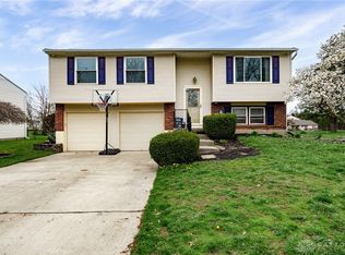 106 Lexington Farm Rd, Englewood, OH 45322