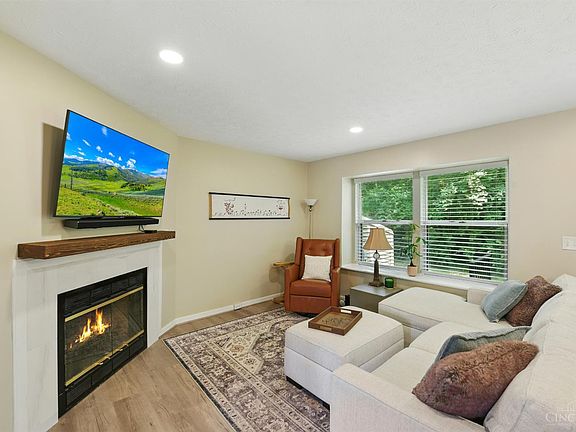 4th image of 5038 Lord Alfred Ct