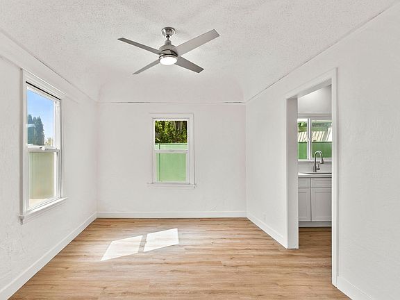 5th image of 5134 De Longpre Ave #5142
