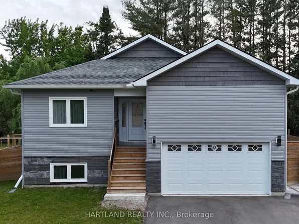 22 Berkely St, Wasaga Beach, ON L9Z 2N6