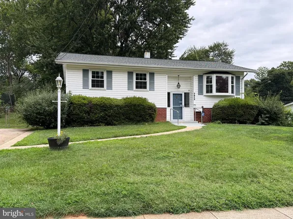 7812 Royston St, Annandale, VA 22003