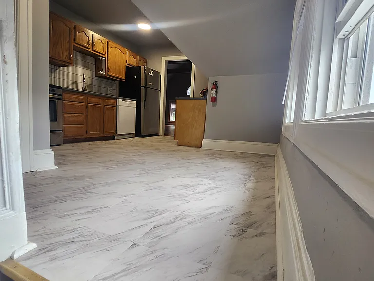 186 Summit St #5 — Photo 10