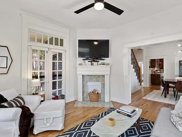 829 N Madison Ave — Photo 22