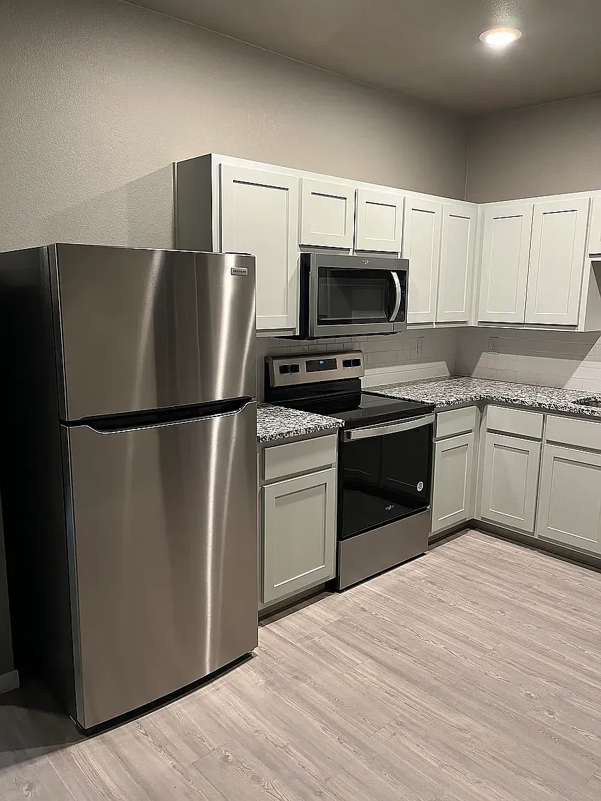 3 bed, 1342 sqft, $1,650 — Photo 4