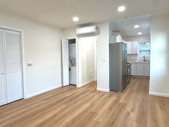4th image of 709 Magnolia Ave