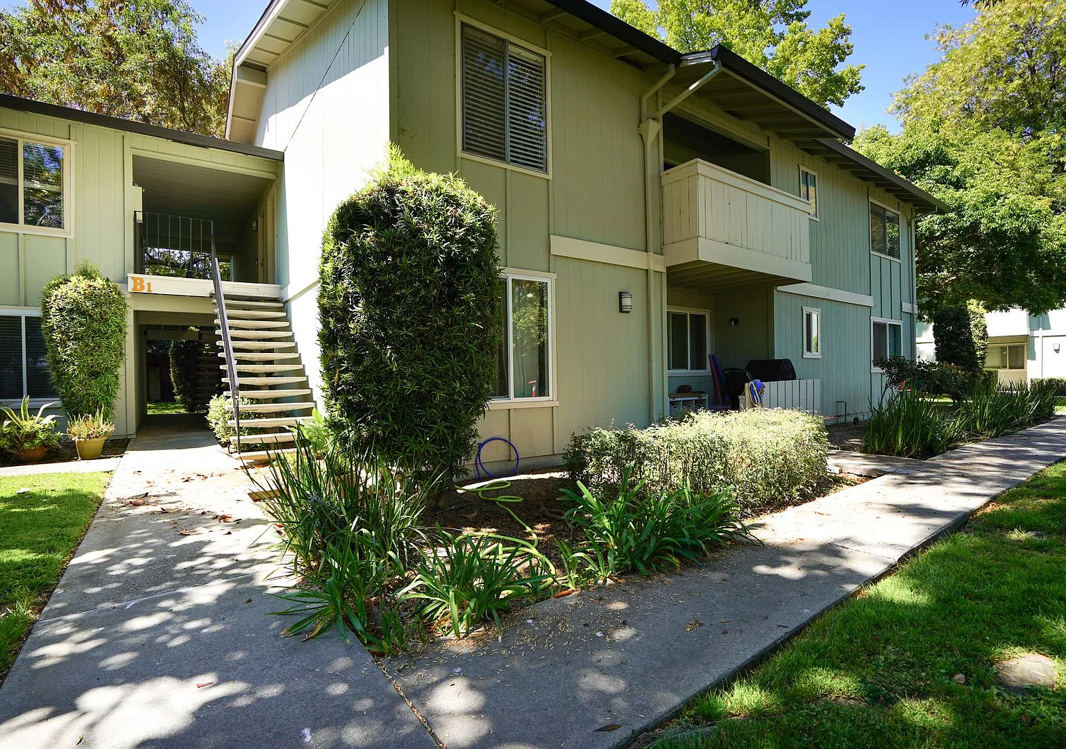Nicely Updated Condo in Central Mountain View Location! — Photo 3