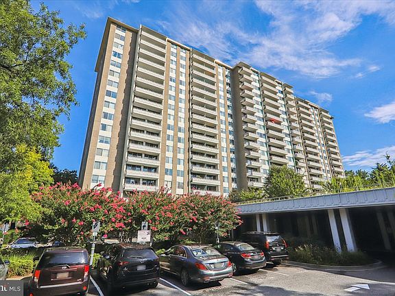 3rd image of 5101 River Rd APT 801