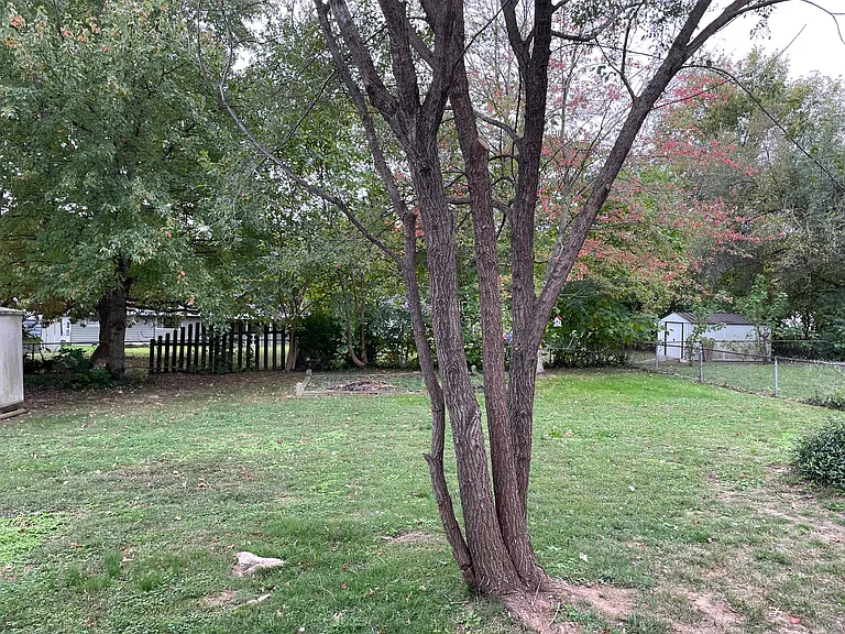 2716 E Linwood St — Photo 16
