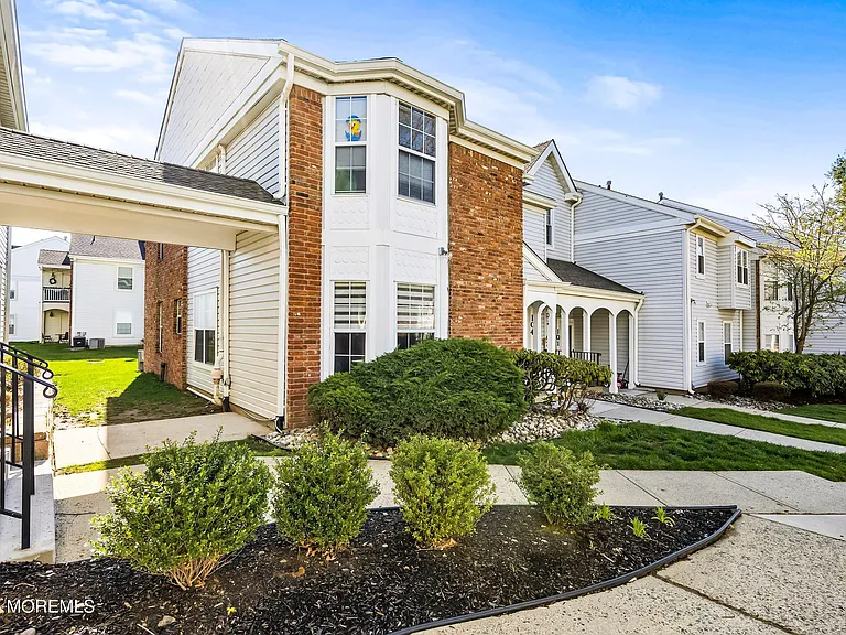 103 Hyacinth Ln — Photo 41