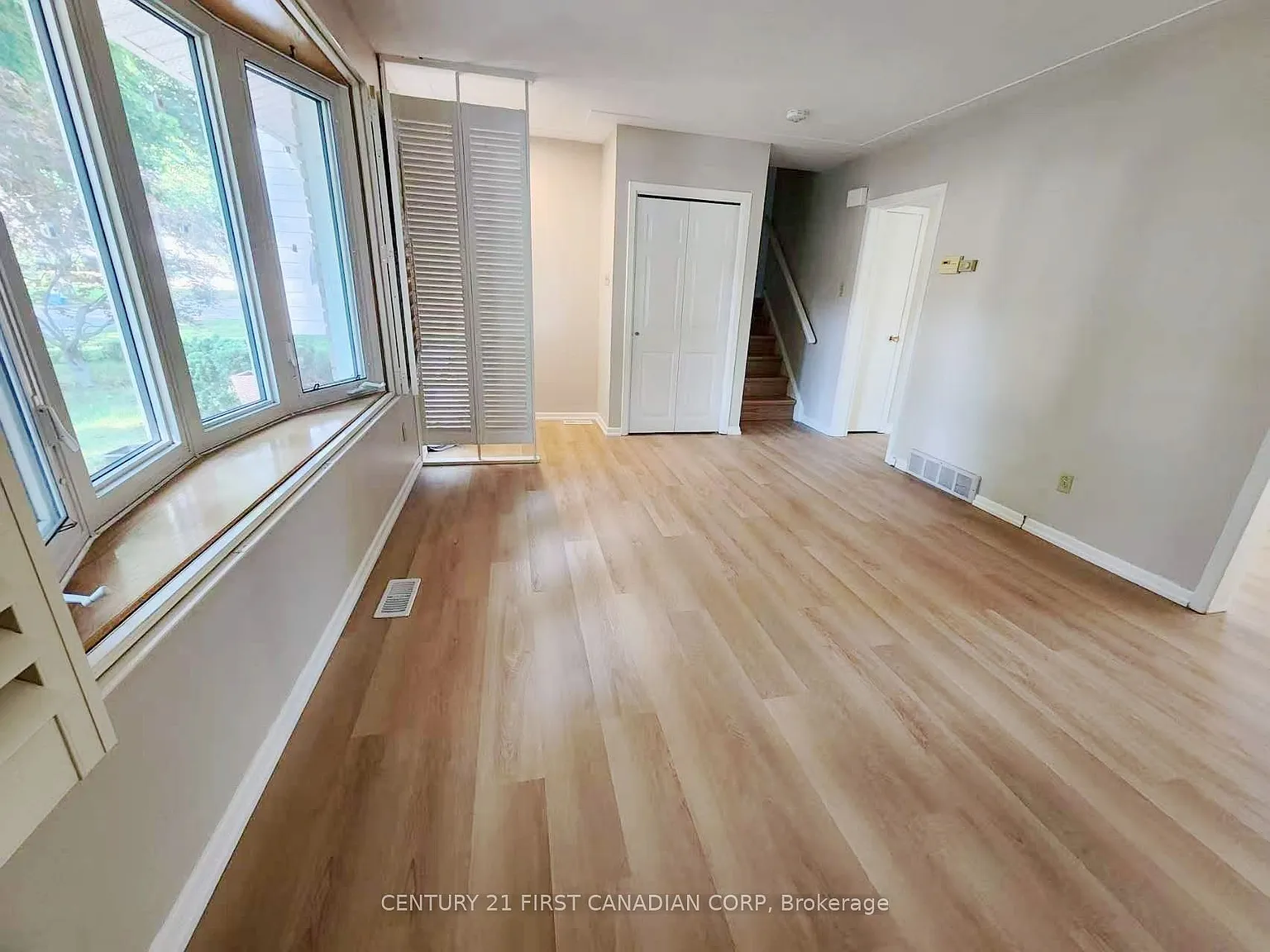 3 bed, $2,090 — Photo 4