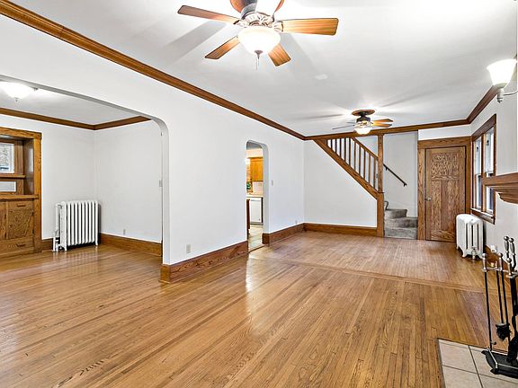 5th image of 1051 Sherburne Ave