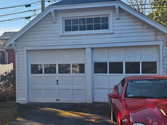 2nd image of 23 E Irvin Ave