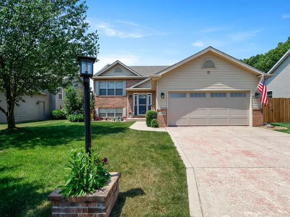 1380 Maximilian Dr, Chesterton, IN 46304