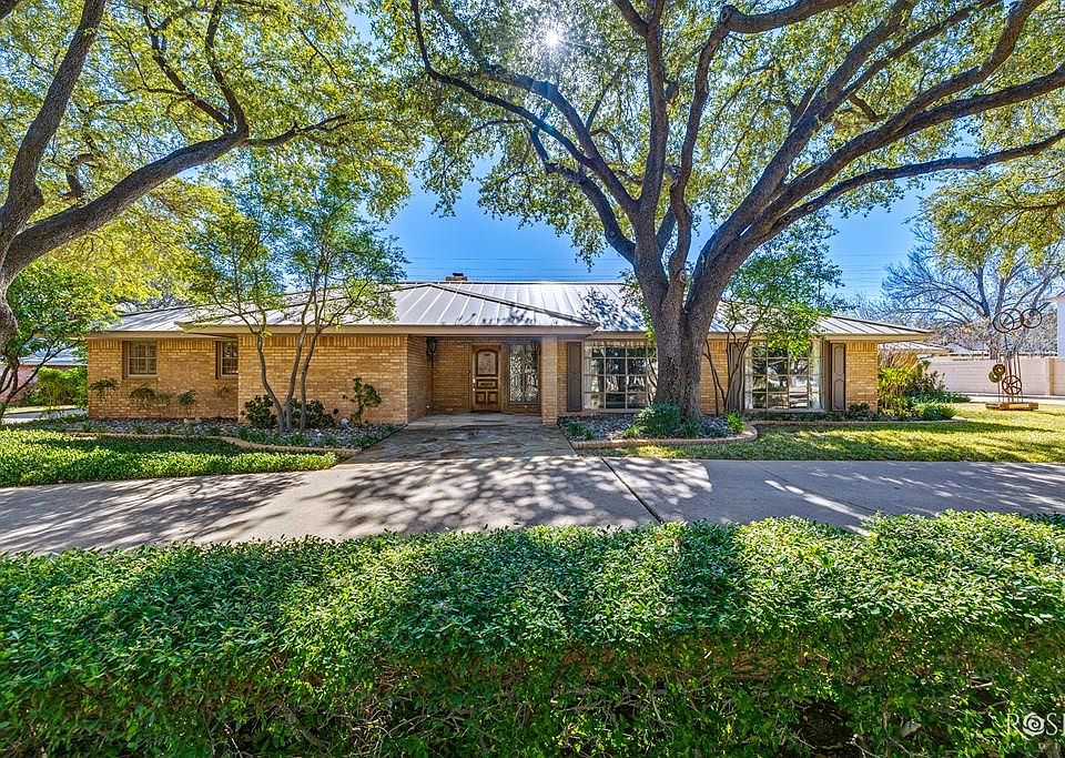1st image of 2645 Vista Del Arroyo Dr