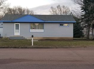 506 S Main St, Howard, SD 57349
