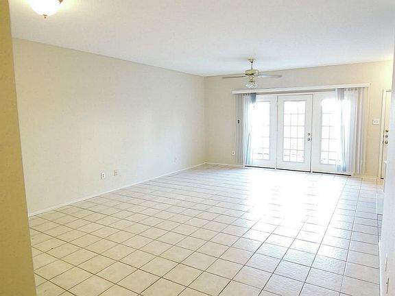 3rd image of 378 Wilcrest Dr #378