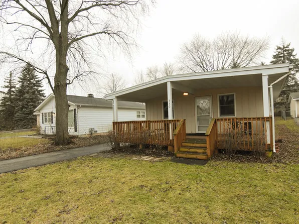 330 Hillandale Dr, Round Lake, IL 60073