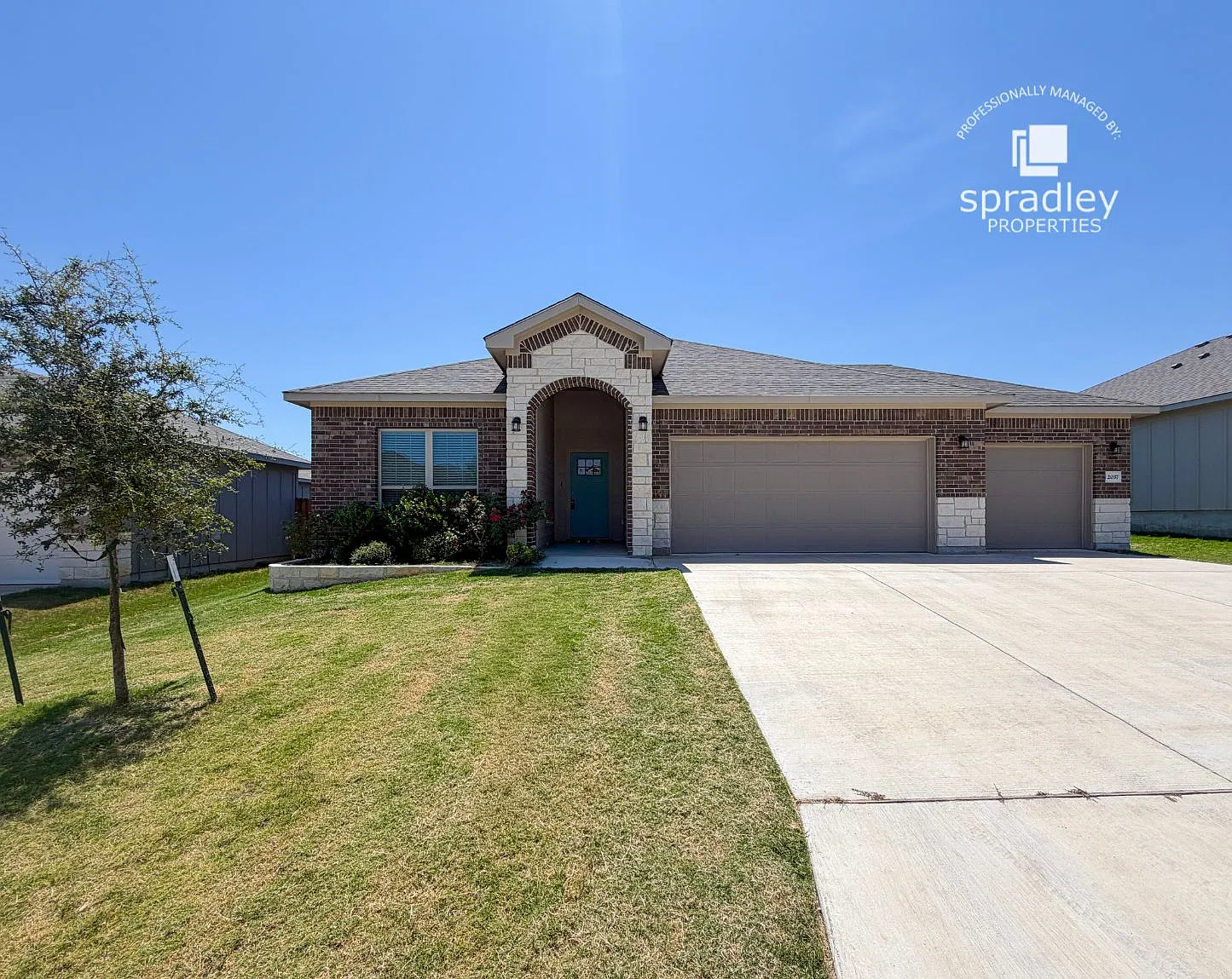 2037 Yarrelton Dr — Photo 3