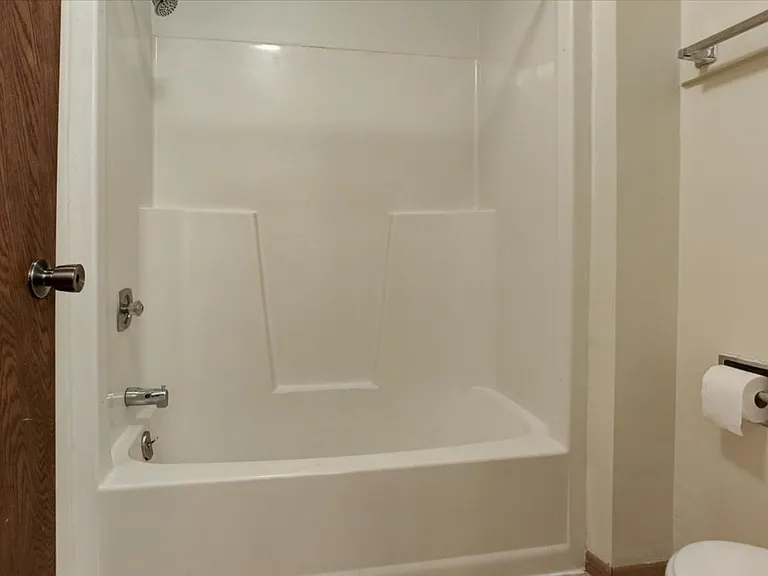 1703 S Broadway St — Photo 27