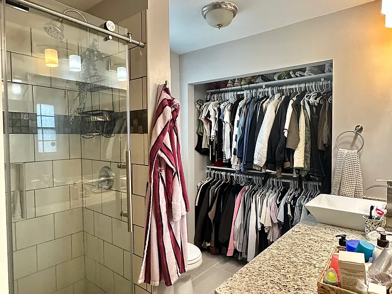 704 Village Ct — Photo 9