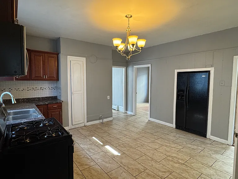 19 Covell St #1 — Photo 3