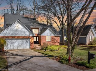 3160 W Ridge Ct, Commerce Township, MI 48390