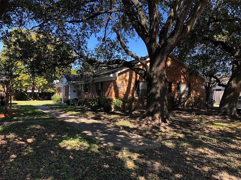 1st image of 5810 Clarewood Dr #B