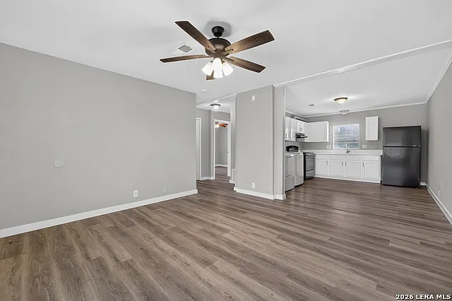 2 bed, 1.0 bath, 1568 sqft, $1,100 — Photo 4
