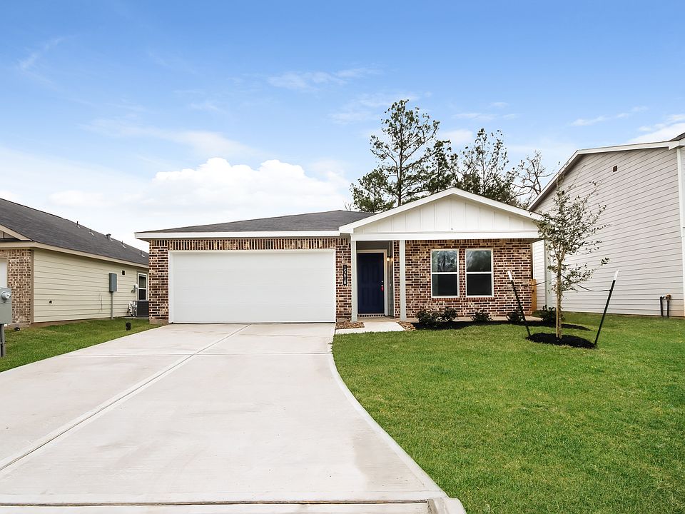 1st image of 15618 Briar Forest Dr