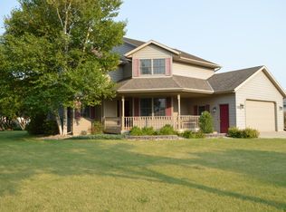 1126 Cherrywood Ln, Aberdeen, SD 57401