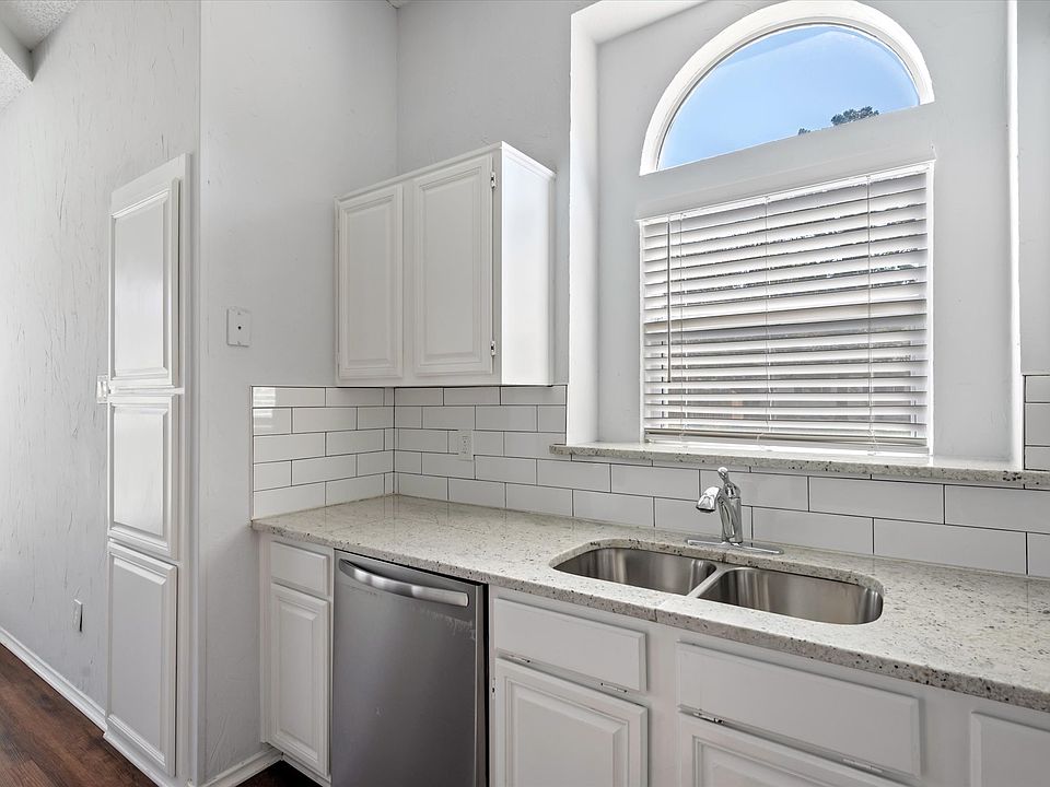 1st image of 500 Jessie St