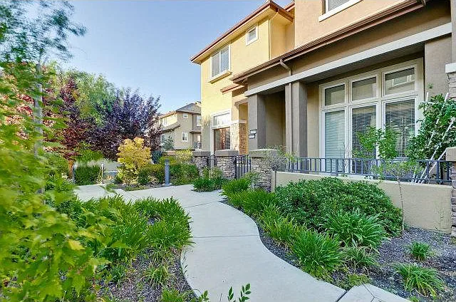 1277 Avenida Benito — Photo 2