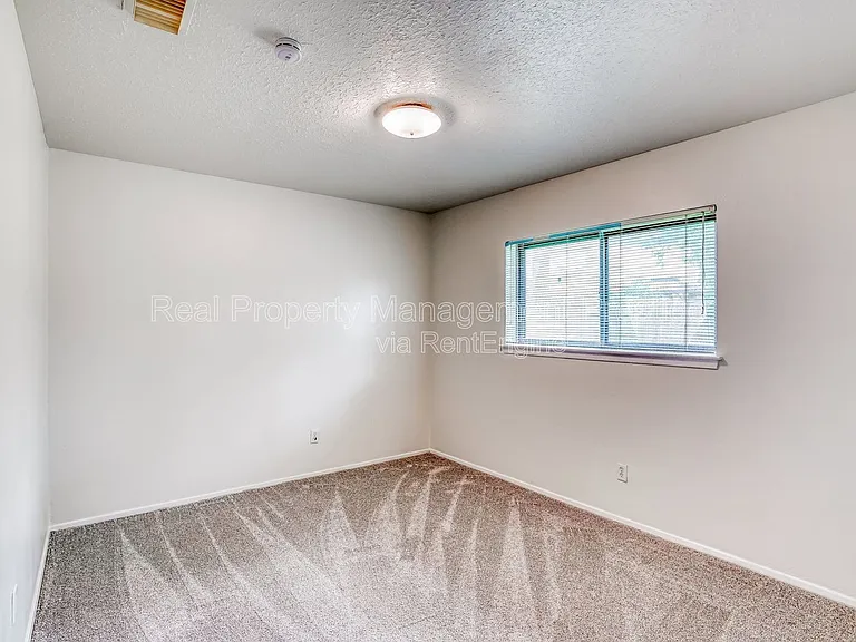 500 Stoneledge Dr — Photo 12